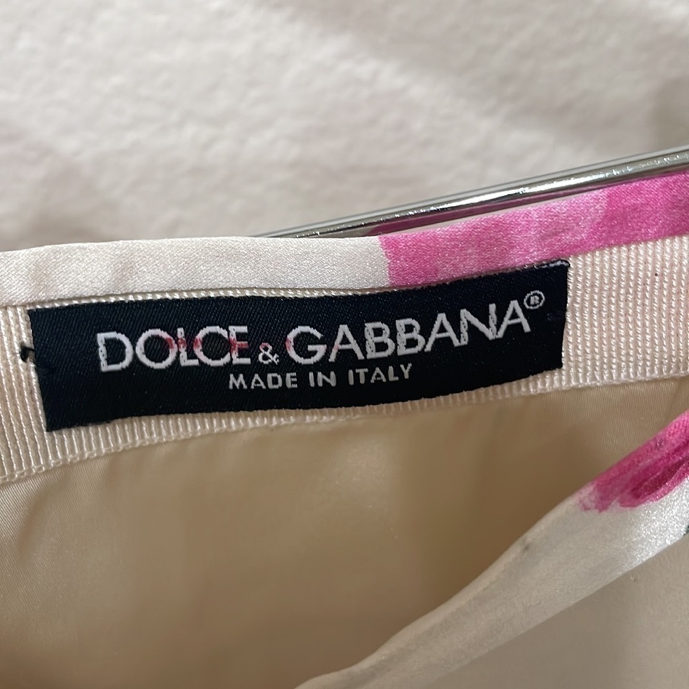 ⭐️Dolce & Gabbana Rose Floral Print Cream Silk Lined Skirt—GORGEOUS! Like New!! - Picture 8 of 9